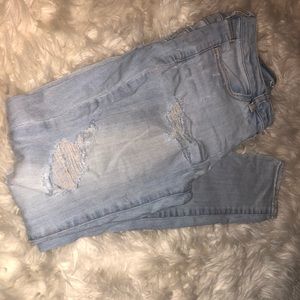 American eagle light washed ripped jeans